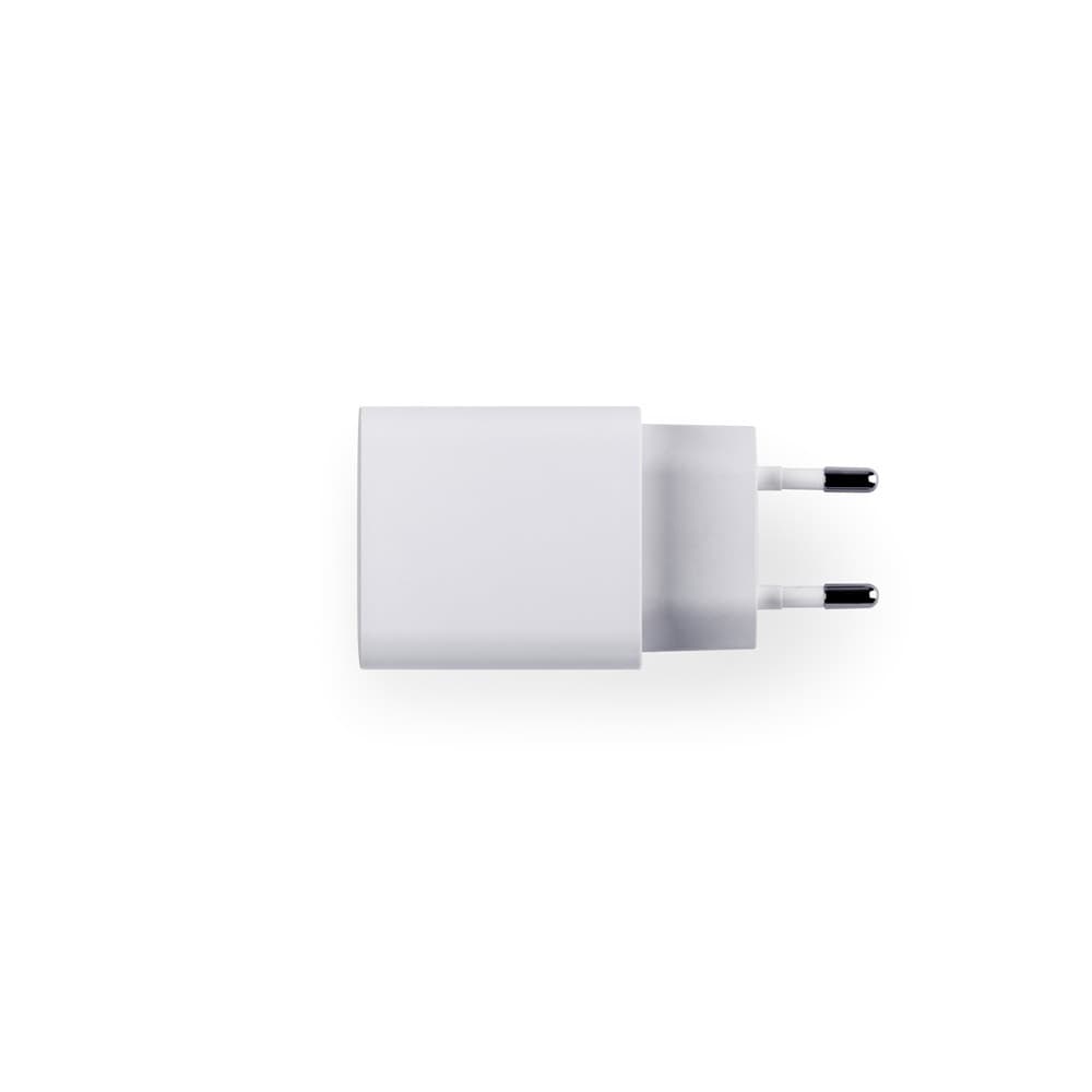 WEGENER. Adaptador de corrente com porta USB-A 18W e USB-C 20W em ABS reciclado (100% rABS) — Branco